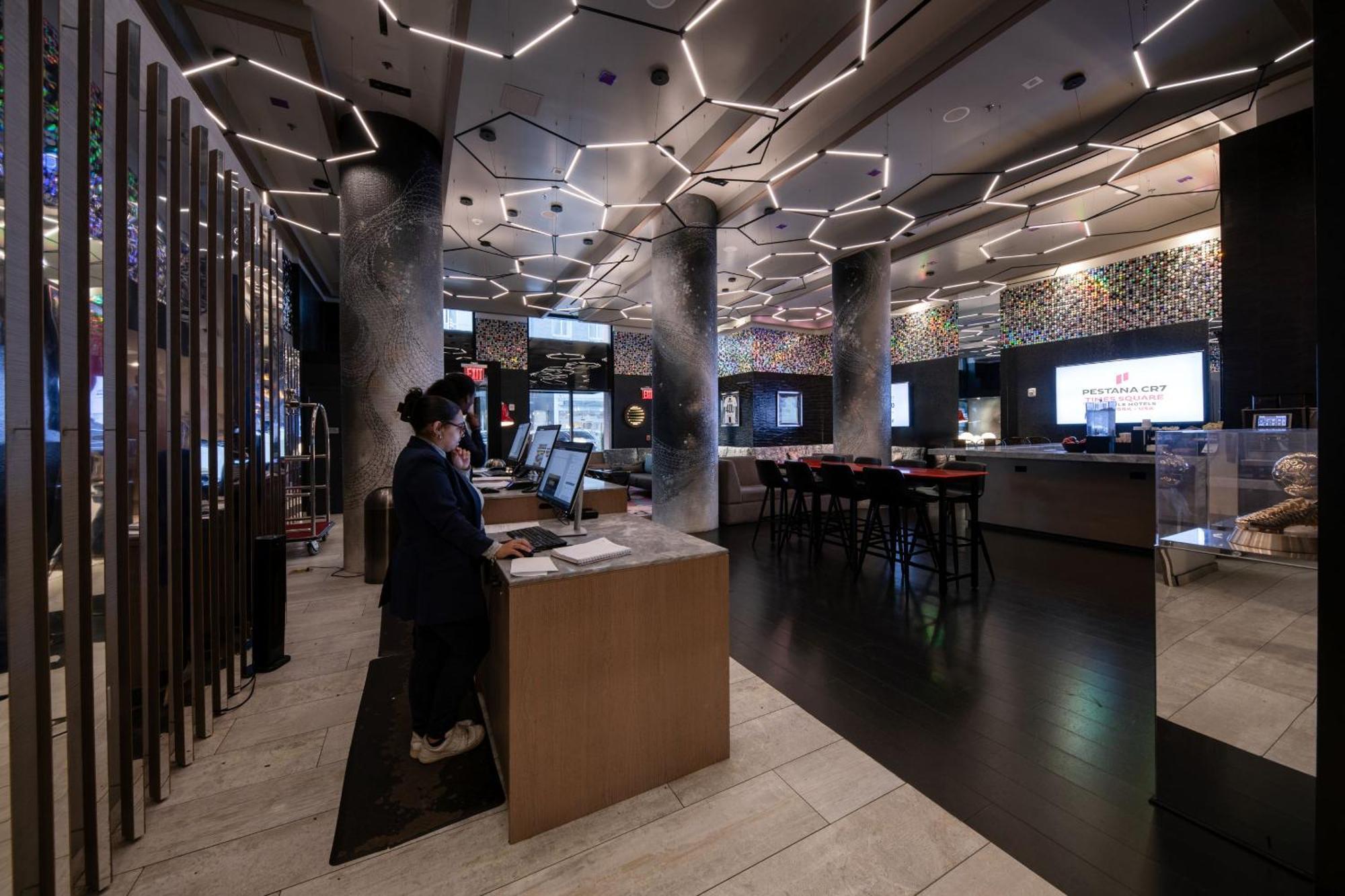 Pestana Cr7 Times Square Hotel นิวยอร์ก ภายนอก รูปภาพ