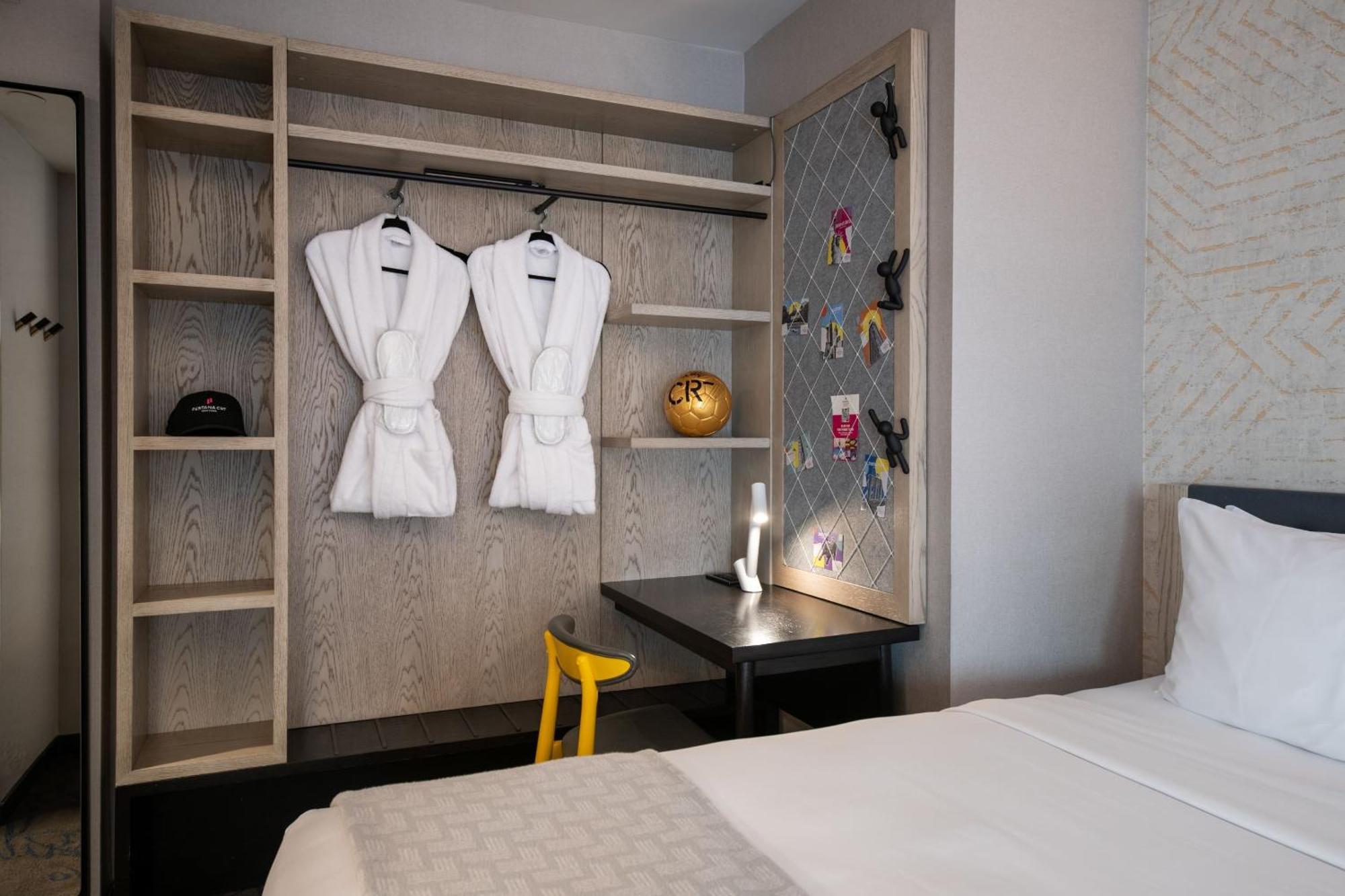 Pestana Cr7 Times Square Hotel นิวยอร์ก ภายนอก รูปภาพ